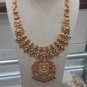 GOLD NECKLACE