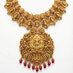 GOLD NECKLACE